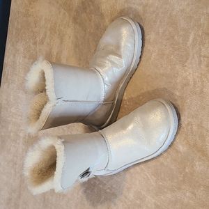 UGG Women's Short Metallic Ivory Shearling Winter Boots